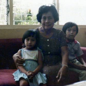 Lola Azon and grandchildren